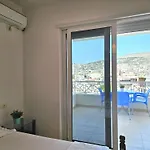 One Bedroom In 176 *