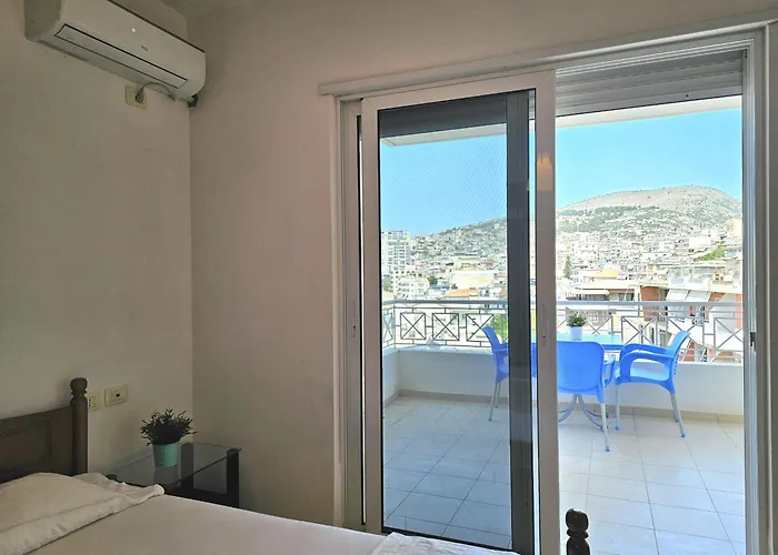 One Bedroom In 176 *