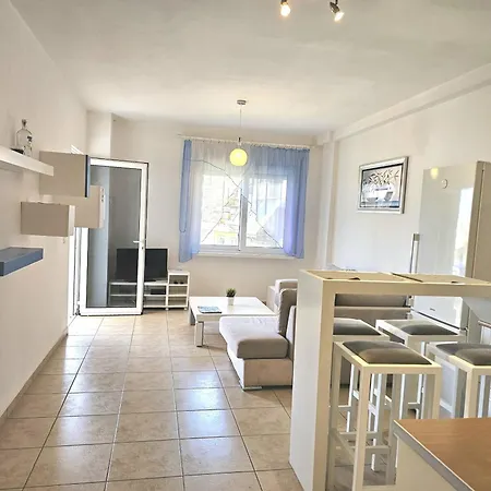 One Bedroom In 176 アパート Sarandë