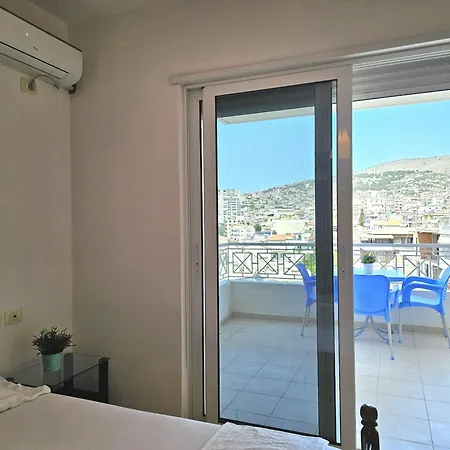 One Bedroom In 176 *