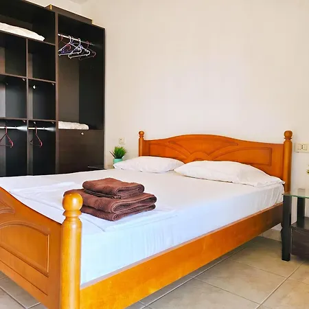 One Bedroom In 176 *