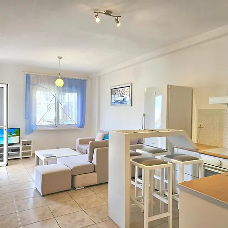 One Bedroom In 176 * Sarandë