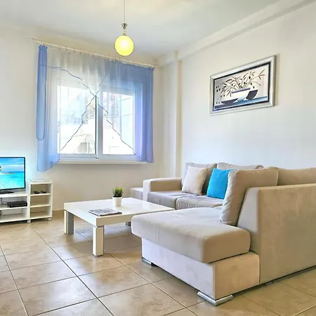 One Bedroom In 176 *