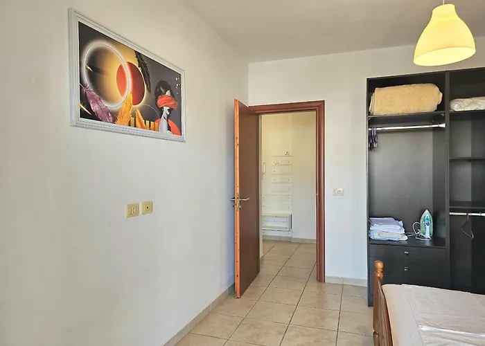 One Bedroom In 176 *