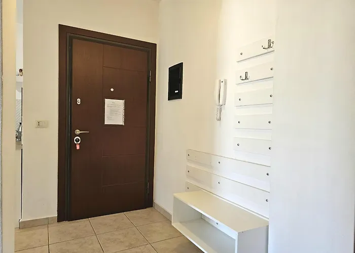 One Bedroom In 176 *